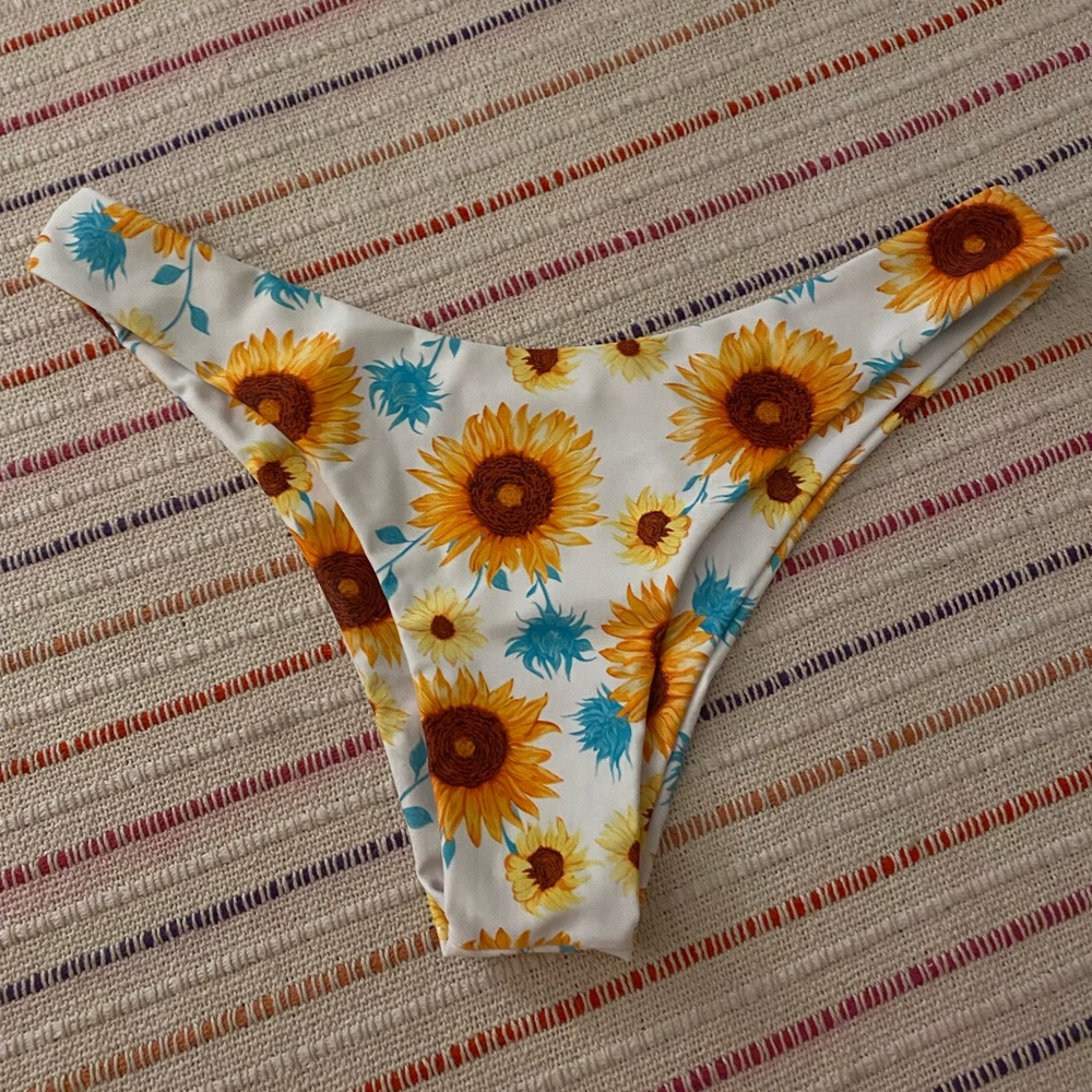 Bikini bottoms